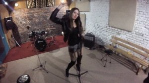 АННА КАСЬЯНОВА КАВЕР НА ЛЕГЕНДАРНУЮ ГРУППУ QUEEN Living on my own (Queen cover)