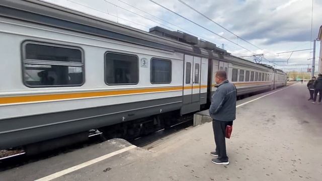 Отправление ЭД4М-0445 в тупик + разборки с мусорами. смотреть онлайн