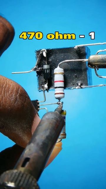Auto cut-off 12v battery charger at home🔋 #shortfeed #shorts #diy смотреть онлайн