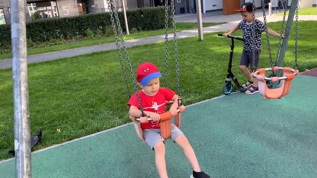VLOG | Гуляем, наблюдаем за стрекозами, Кирилл и Никита папу смогли раскачать. Привезли керамограни смотреть онлайн