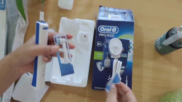 itta मेहंगा electric brush 😇 । कैसे use kare । Electric Oral -B Pro 600 3d brush #electric brush смотреть онлайн