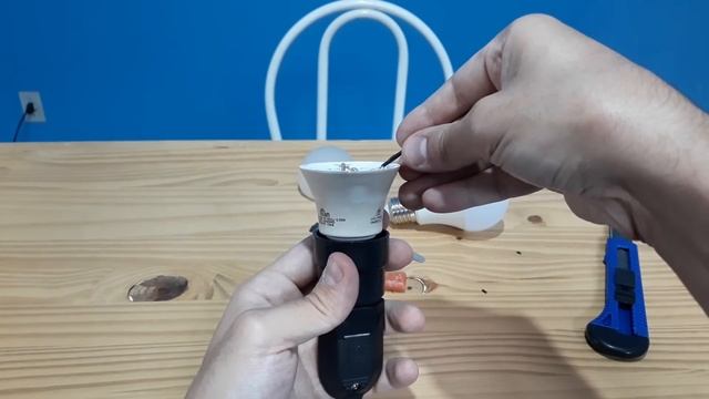 Just Use a Metal Ring Pull and Fix All the LED Lamps in Your House! How to Fix or Repair LED Bulbs! смотреть онлайн