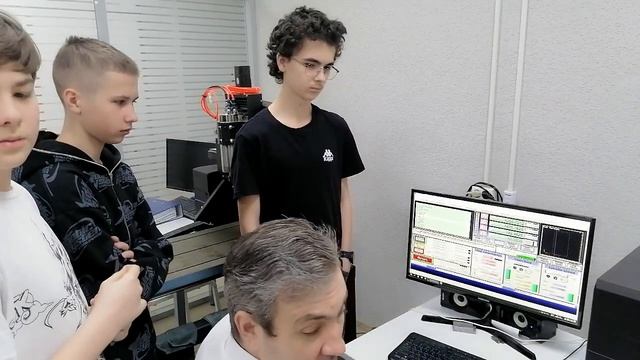 Центровка отверстий фальшстола, практика и немного теории, Хайтек 1гр смотреть онлайн