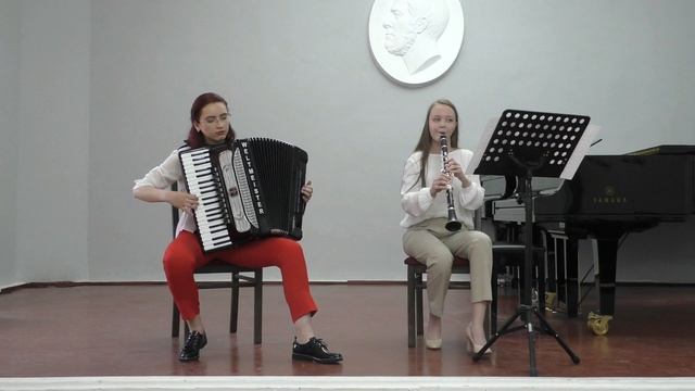 Б.Тихонов вальс "У моря" Дуэт: Екатерина Воробьёва (аккордеон) - Ольга Лазарева (кларнет)