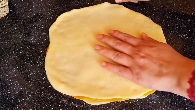 В магазине такого не купишь. Один раз попробовала и перестала покупать в магазине. ЧАК ЧАК МЕДОВЫЙ смотреть онлайн