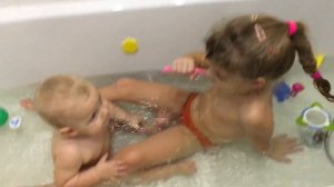 Борьба за зубную щетку The struggle for a toothbrush