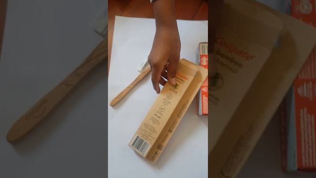 unboxing Colgate bamboo charcoal toothbrush and paste смотреть онлайн