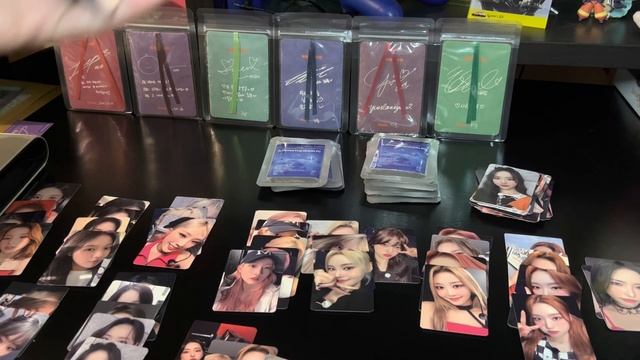 Loona Merch Haul! Idolstein, Loonaverse:From Seoul trading cards and VIP merch pack смотреть онлайн