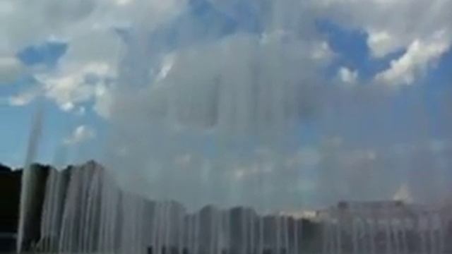 Singing fountain in Gorky Park 2 смотреть онлайн