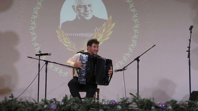 Вальс-мюзет играет Пьетро Адранья (аккордеон) /Valzer Musette interpretato da Pietro Adraña