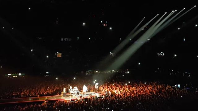 Queen + Adam Lambert - Ziggodome Amsterdam 13 nov. 2017 смотреть онлайн