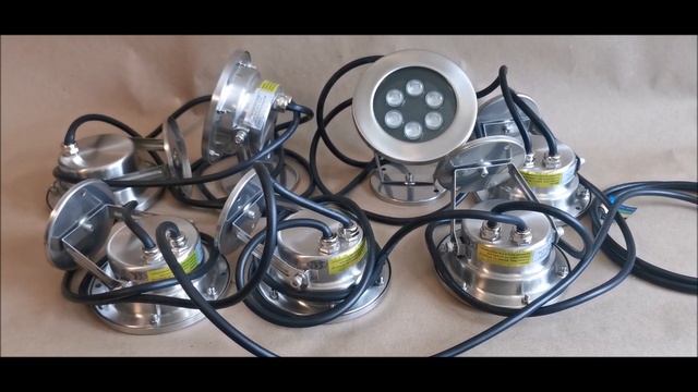 Гирлянда из подводных RGB светильников G135 12Вт 24В с шестью мультичиповыми светодиодами. смотреть онлайн