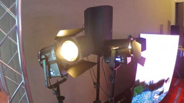 Studio Lighting Encore FR150Z and FR50Z Fresnel LED Stage Lights #LDI2017 | Disc Jockey News смотреть онлайн