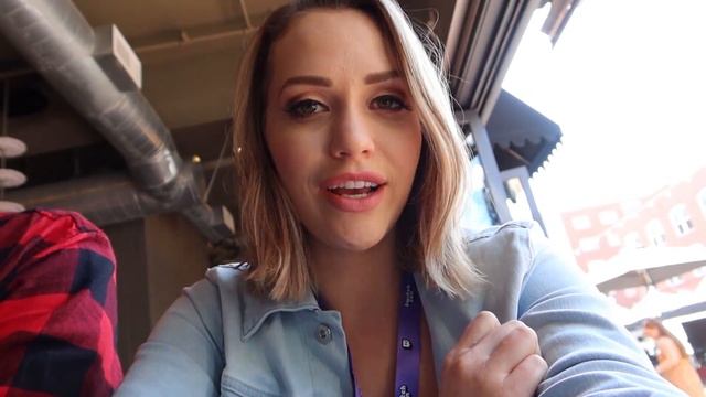 Twitchcon 2019 First VLOG EVER! | Mia Malkova смотреть онлайн