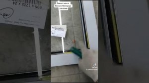 Как делать расклинивание стеклопакета своими руками #заменастеклопакета #секретыоконщика