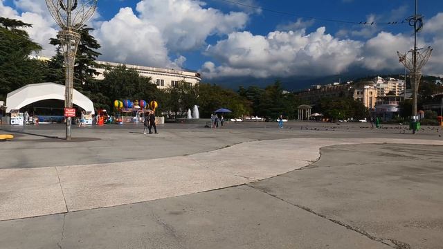 Облака, набережная Ялта смотреть онлайн