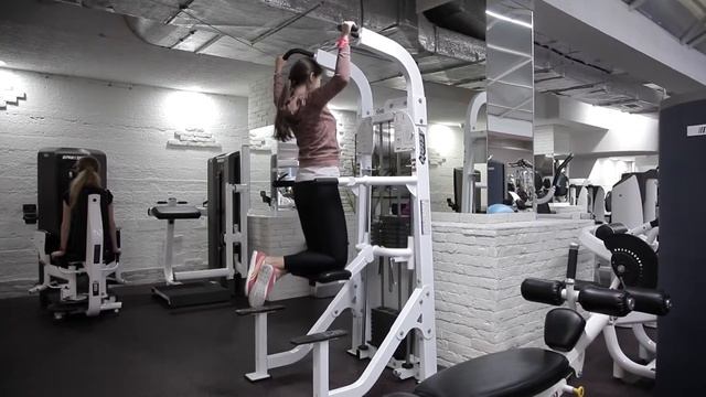 Упражнения на тренажерах подтягивания на платформе при болезни Бехтерева смотреть онлайн