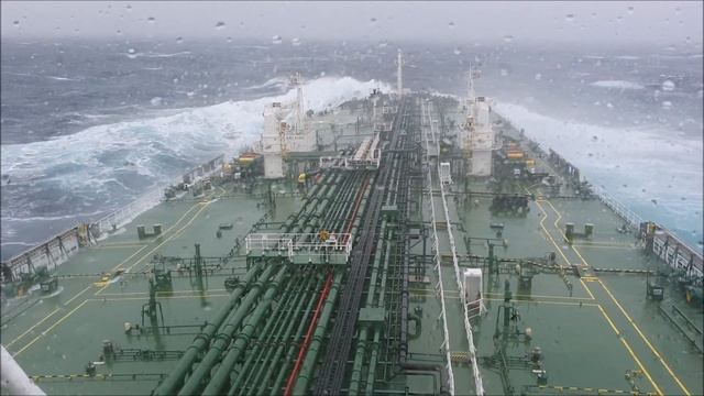 Storm 10 BF North Atlantic Laden Aframax Tanker 250 m смотреть онлайн