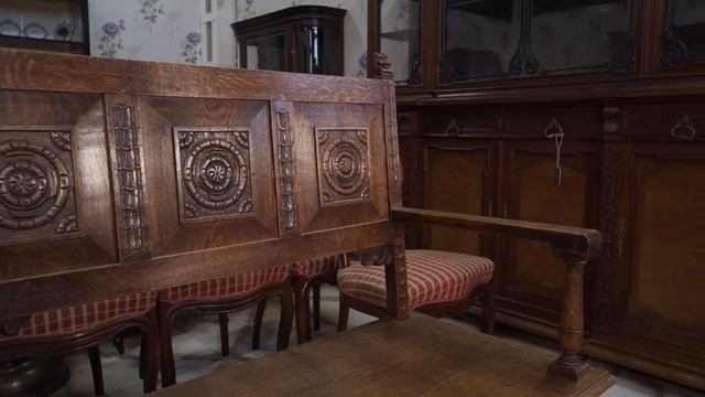 Антикварная скамья с резными розетками смотреть онлайн