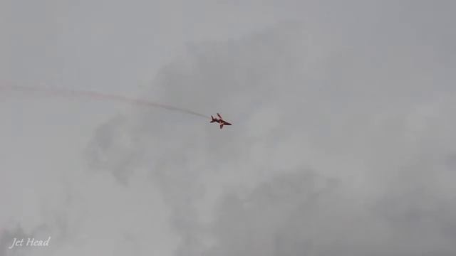 RAF Red Arrows @ Dunsfold Wings & Wheels 2014 (HD) смотреть онлайн