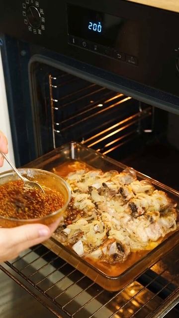 запечённые рёбрышки в в горчично-медовом соусе #shorts #gebackeneRippchen #рецепты #food смотреть онлайн