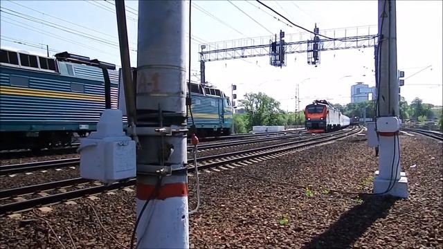 Электровозы ЧС7-120, ЭП20-016 + электропоезд ЭД4М смотреть онлайн
