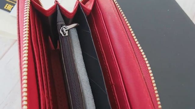 Вместительный кошелёк из магазина Realer Official Store. смотреть онлайн