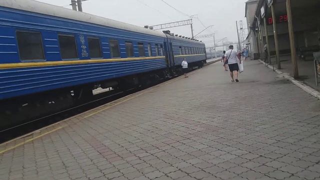 Чс2 - 634 Пригордный поезд на Ингулец Кривой Рог. смотреть онлайн