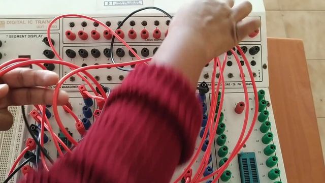 Experiment 8. : synchronous counter using JK flip-flop- part 2 смотреть онлайн