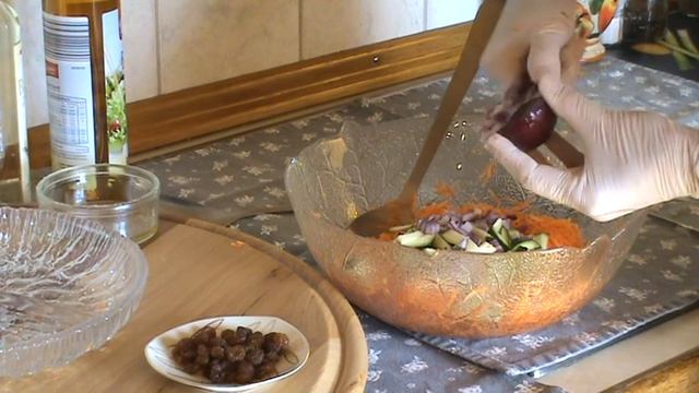 #carrot #salad with raisins. The #vitamin is the bomb. смотреть онлайн
