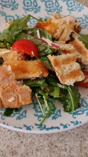 Лёгкий и сытный салатик 🥗 #салаты #рецепты #топ смотреть онлайн