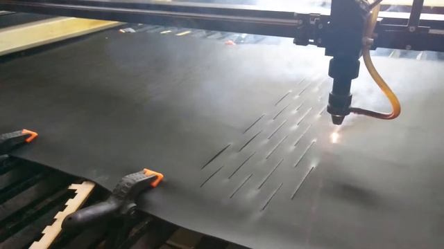 Резка кожи лазером смотреть онлайн