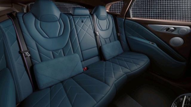 2024 BMW xm The first autonomous M-car from BMW M1 смотреть онлайн