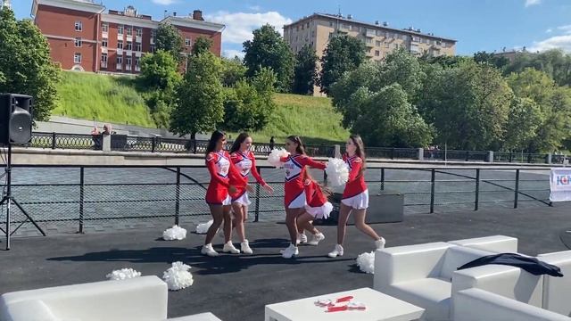 Группа поддержки Эклипс выступление на корабле смотреть онлайн