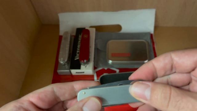 Нож  Victorinox Cigar Cutter 0.6580.16 (Alox 74мм)