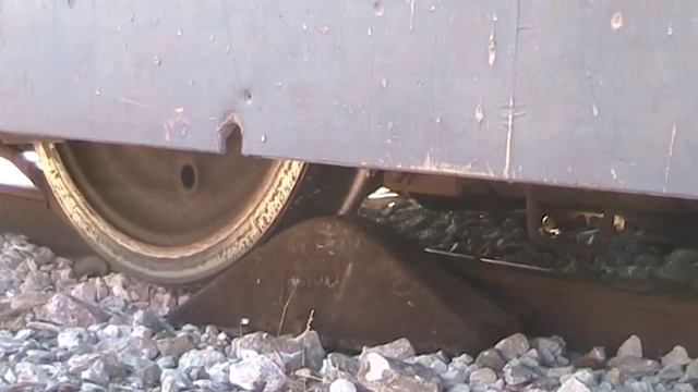 Сход тепловоза ЧМЭ3-3491 (2 схода под ряд) / Rerailing Derailed ČME3-3491