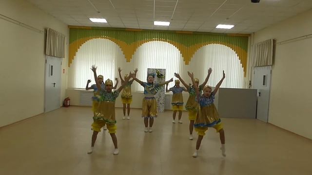 Детский танцевальный коллектив "Родничок", т."Детки - конфетки", г. Малоярославец смотреть онлайн