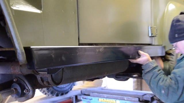 Fitting rock sliders, sills to your Land Rover Defender смотреть онлайн
