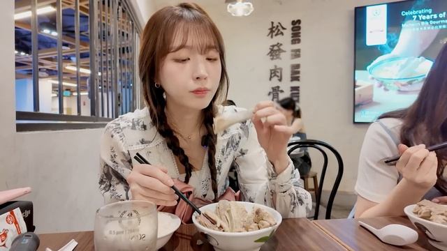 셀프 양갈래 땋고 싱가폴에서 인생샷 찍기ㅣ싱가포르 V-LOG (점보씨푸드/마리나베이샌즈몰/송파 바쿠테/하지레인/사테거리/라우 파 삿)ㅣ해피투어🗺️ [CC] смотреть онлайн
