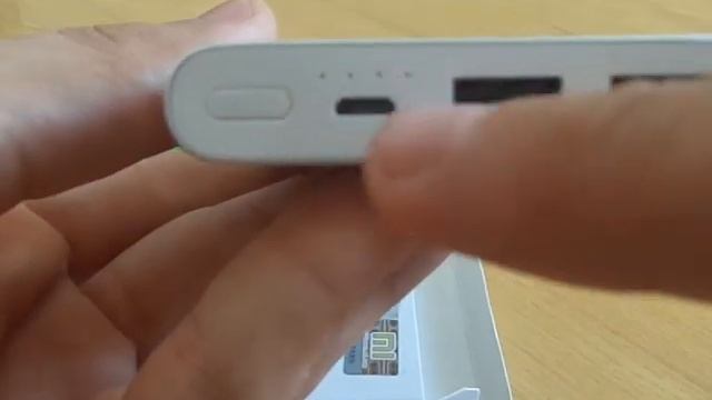 Распаковка УМБ Xiaomi Mi Power Bank 2i 10000 MAh 2xUSB QC2 0 PLM09ZM Silver