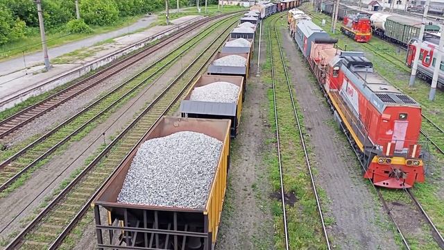 2ТЭ116-1534 с грузовым составом из хопперов