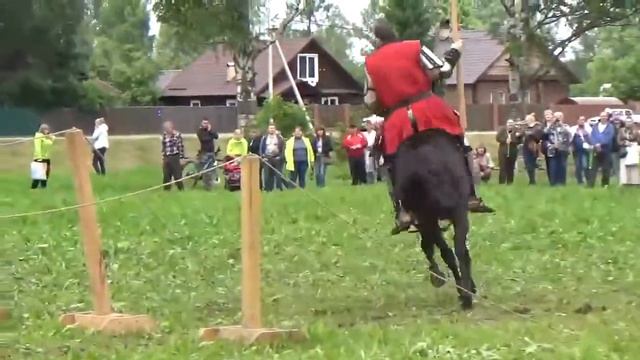 Рыцарский турнир 9 июля 2017 г. в г.Тихвин, поляна рядом с церковью "Крылечко" смотреть онлайн