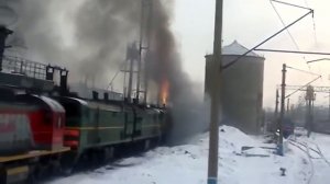 Запуск двигателя на Тепловозе, дым и огонь