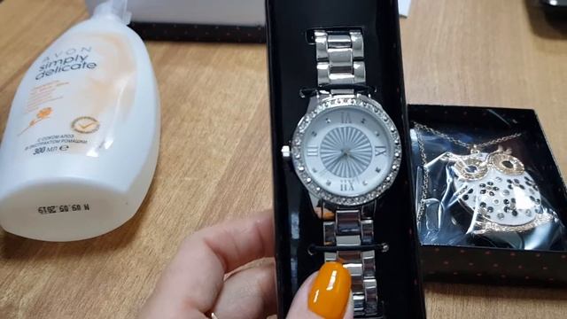 Часы Коллет, украшение Талли и светильник от Avon смотреть онлайн