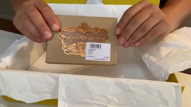 MYTHERESA Unboxing смотреть онлайн