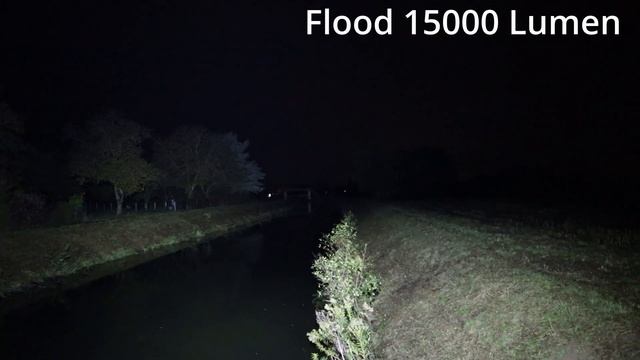 Fenix LR60R 21000 Lumen flashlight review and beamshots смотреть онлайн