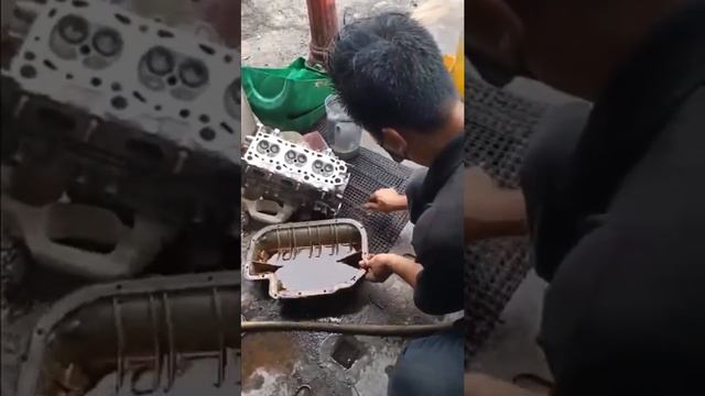Mercedes-Benz E240 REPAIR OIL SUMP LEAKING смотреть онлайн