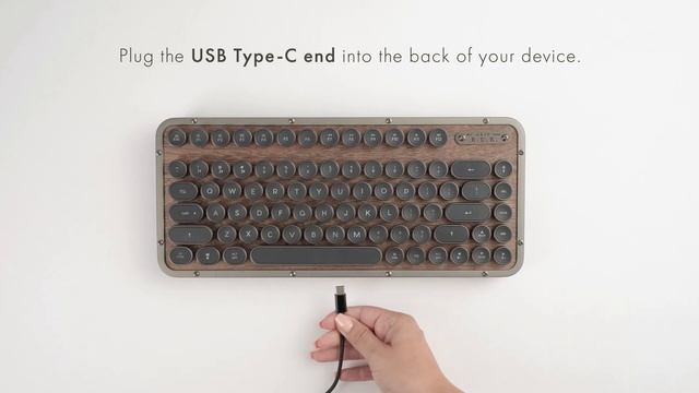 Charging Your Retro Classic/Compact Keyboard смотреть онлайн