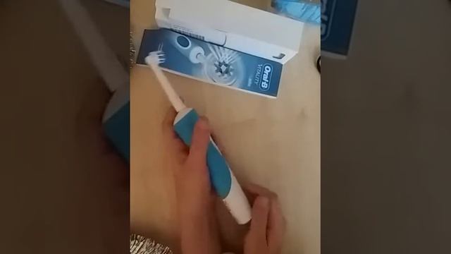 РАСПОКОВКА ЗУБНОЙ ЩЁТКИ ORAL-B VITALITY