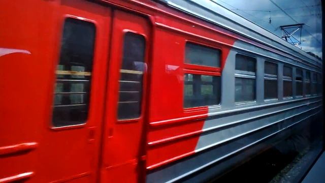 -Подъезжая к Можайску.Из окна поезда "Ласточка" - "Смоленск-Москва".Лето 2015 года.Архивные кадры.- смотреть онлайн